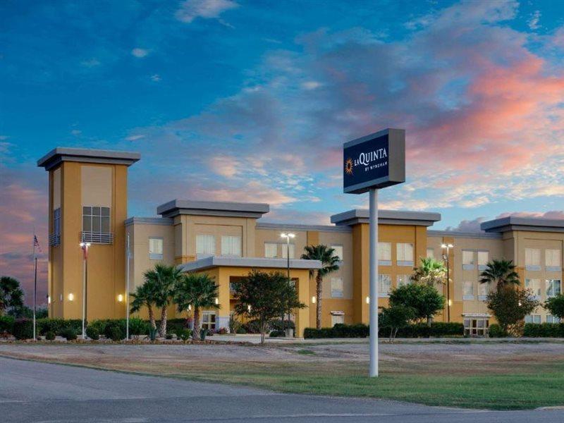 Отель La Quinta By Wyndham Jourdanton - Pleasanton Экстерьер фото